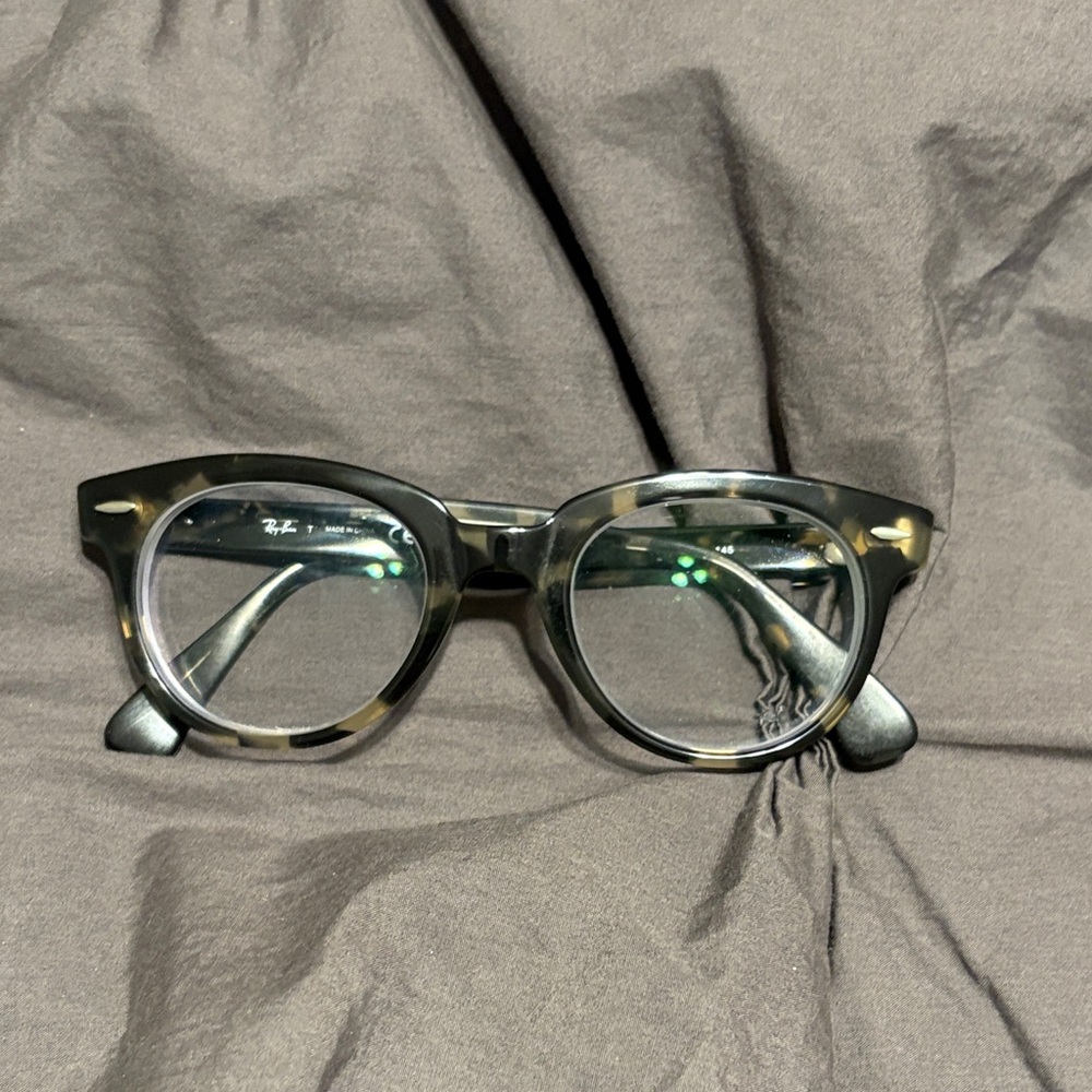 Ray-Ban Tortoiseshell Round Glasses - Black and Brown Highlights